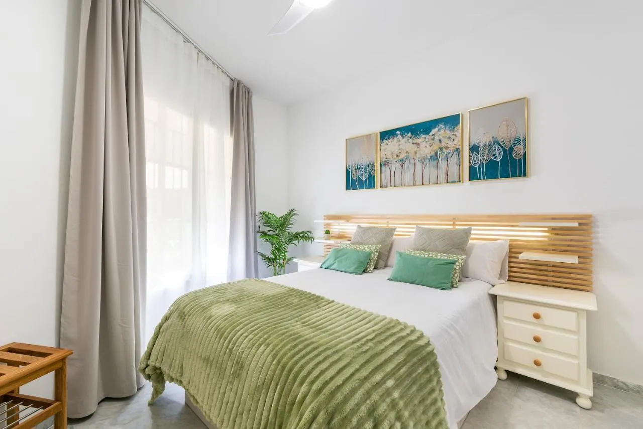 Wintowinrentals Apartamento De Lujo En Medio De Puerto Marina. Benalmadena Spain