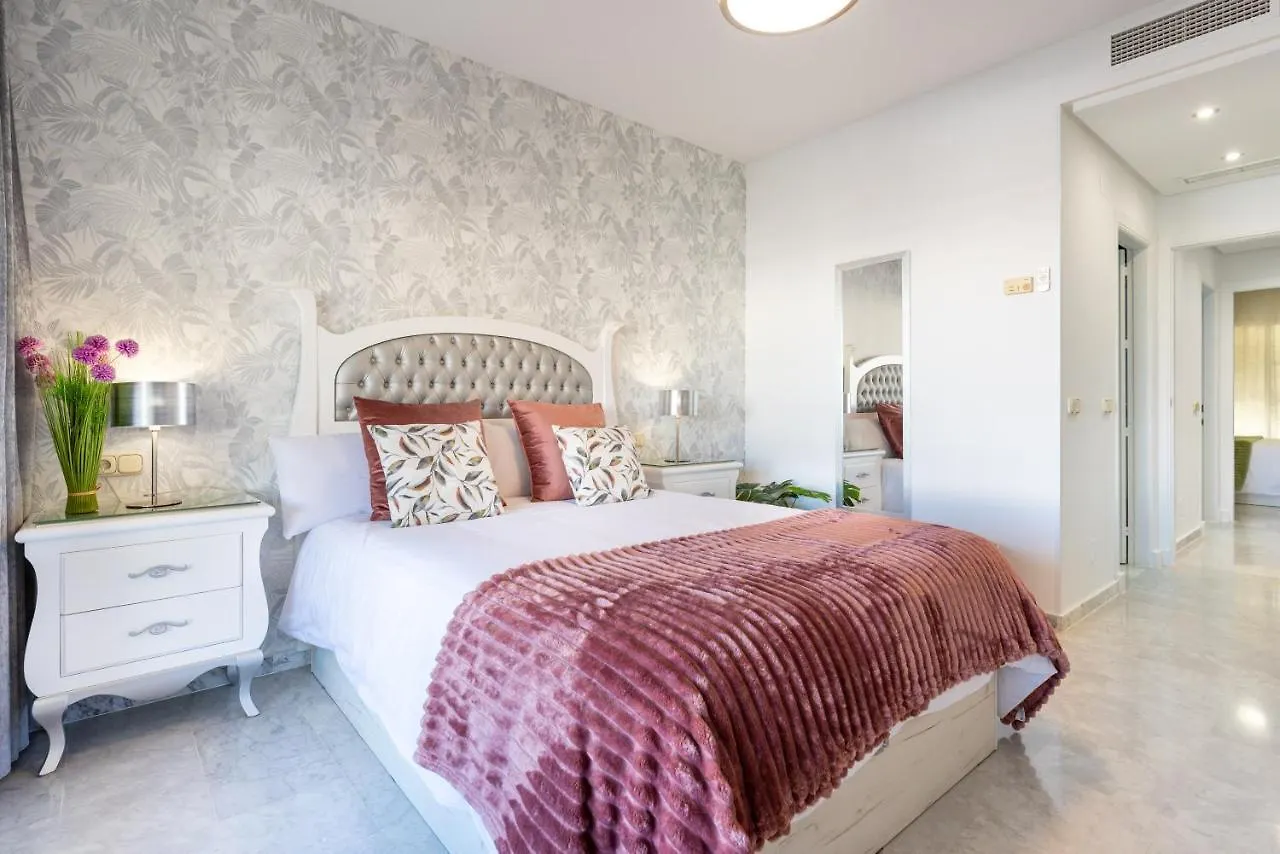 Apartment Wintowinrentals Apartamento De Lujo En Medio De Puerto Marina. Benalmadena